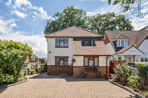 4 bedroom detached house for sale, Vinlake Avenue, Ickenham, Uxbridge
