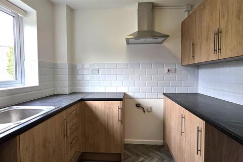 2 bedroom terraced house to rent, Gladstone Drive, Hereford