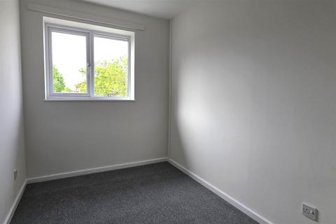 2 bedroom terraced house to rent, Gladstone Drive, Hereford