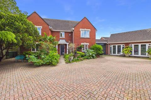 Detached house - (DETACHED HOME WITH SEPARATE 2-BED ANNEXE) Coburn Gardens, Cheltenham