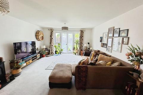 4 bedroom link detached house to rent, Anderson Drive, Peterborough