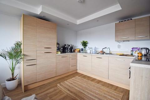 1 bedroom apartment to rent, Green Lane, Shepperton, TW17