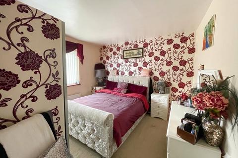3 bedroom end of terrace house for sale, Southdrift Way, Luton, Bedfordshire, LU1 5PY