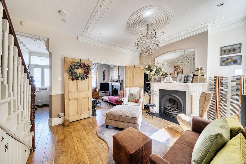 Living room, fireplace, period