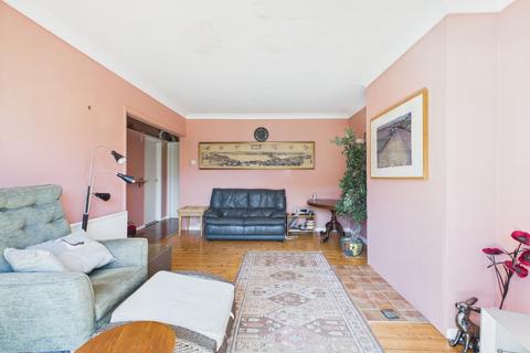 4 bedroom semi-detached bungalow for sale, Hall Cliffe Crescent, Horbury, Wakefield, West Yorkshire, WF4