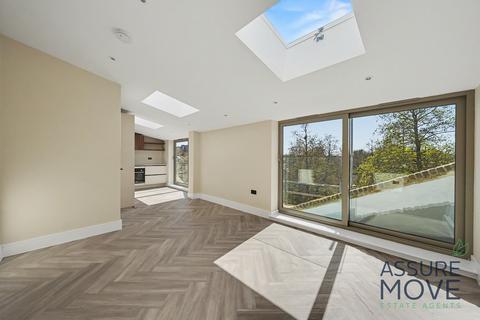 2 bedroom flat for sale, Old Kent Road London, London, SE1