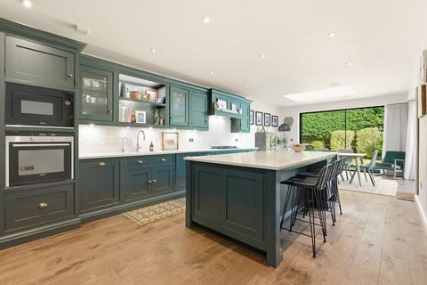 5 bedroom detached house for sale, Orchard Green, Beaconsfield, Buckinghamshire, HP9