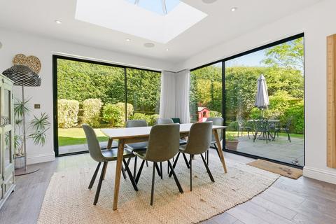 5 bedroom detached house for sale, Orchard Green, Beaconsfield, Buckinghamshire, HP9