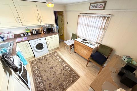 2 bedroom mobile home for sale, Mill Farm Park, Bulkington