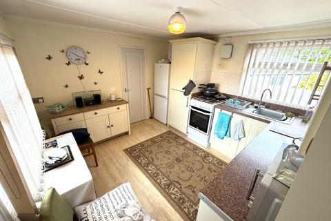 2 bedroom mobile home for sale, Mill Farm Park, Bulkington