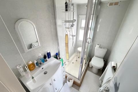 2 bedroom mobile home for sale, Mill Farm Park, Bulkington
