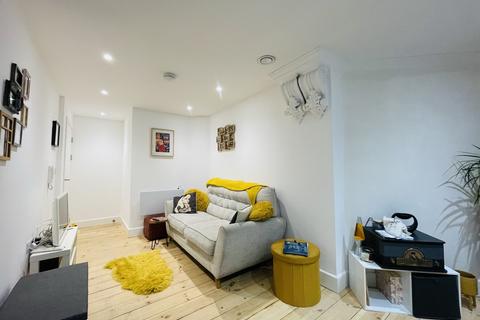 1 bedroom apartment to rent, New Connexion Street, Camborne