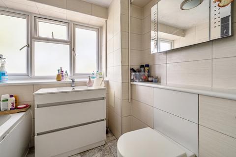 2 bedroom apartment for sale, Barking Road, London