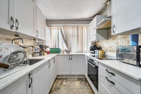 2 bedroom apartment for sale, Barking Road, London