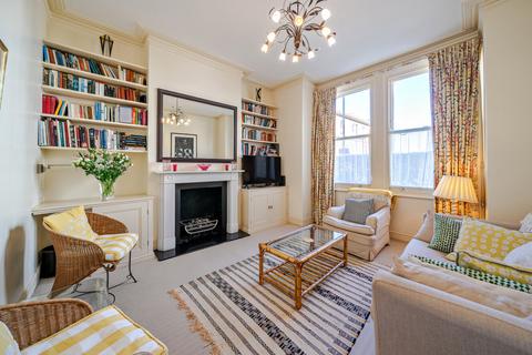 2 bedroom flat for sale, Hannington Road, Clapham, London, SW4