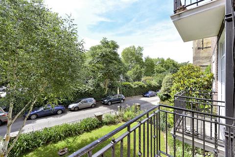 3 bedroom flat to rent, Cheyne Walk, Chelsea, London, SW3