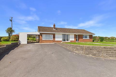 2 bedroom detached bungalow to rent, Llangain, Carmarthen