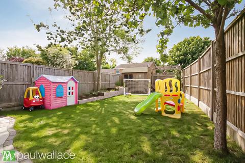 3 bedroom end of terrace house for sale, Winford Drive, Broxbourne|Fully Refurbished Three Bedroom End Terrace|South Facing Garden & Driveway