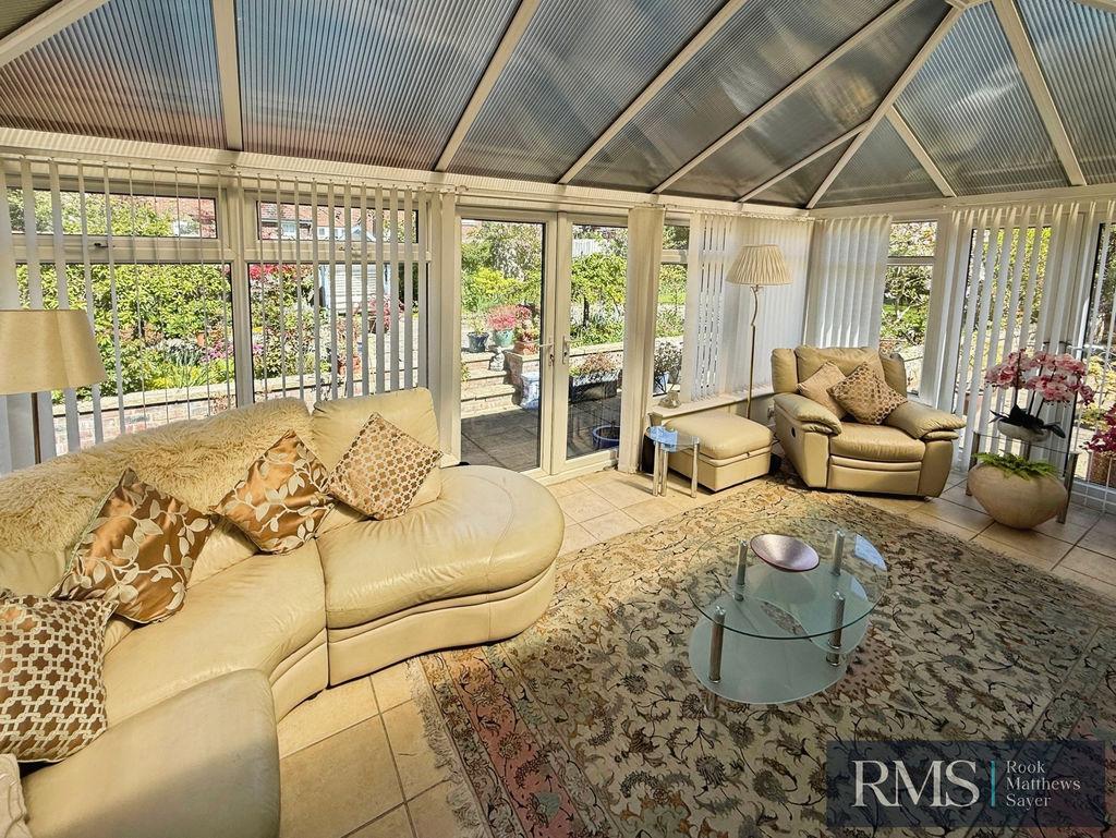 House in Newcastle upon Tyne, North Gosforth - More