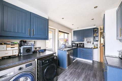 2 bedroom semi-detached bungalow for sale, Hillcroft Road, Chesham, HP5