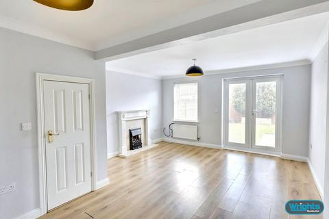 3 bedroom terraced house to rent, County Way, Trowbridge