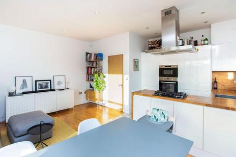 2 bedroom flat for sale, 32 Eastway, London, E9