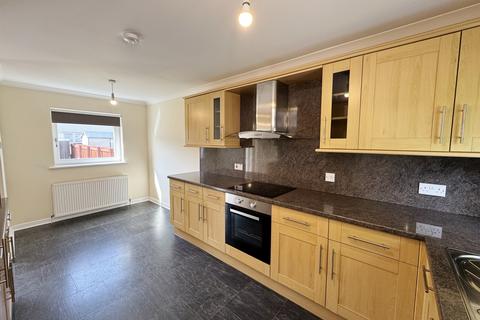 3 bedroom terraced house to rent, Carron Place, Irvine KA12
