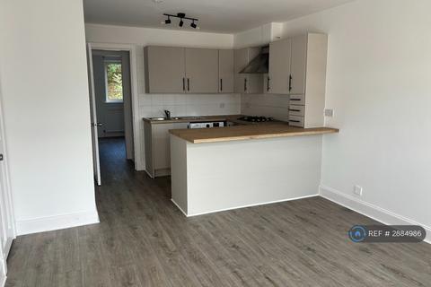 2 bedroom flat to rent, Cleikiminrig, Edinburgh, EH15