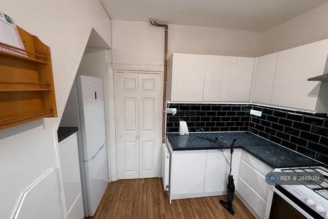 3 bedroom terraced house to rent, Broughton Terrace, Leeds, LS9