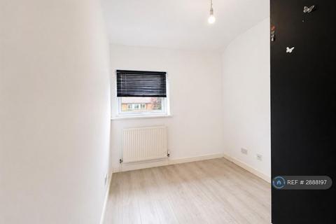 3 bedroom terraced house to rent, Spencer Road, Slough, SL3