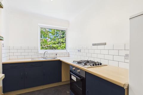 2 bedroom apartment to rent, 118 Templemere