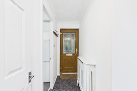 2 bedroom apartment to rent, 118 Templemere