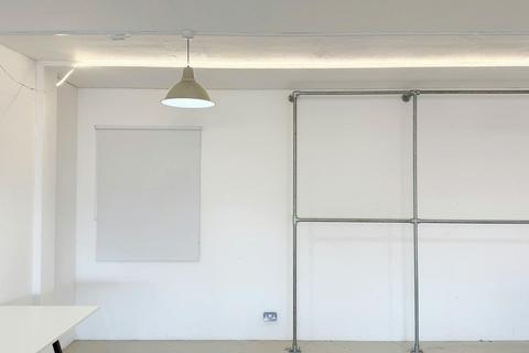 Warehouse to rent, 22-27 The Oval London E2 9DT