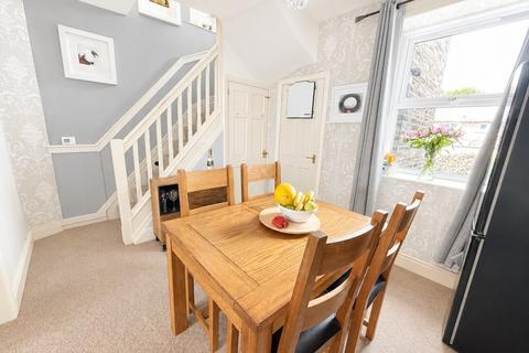 3 bedroom semi-detached house for sale, Hollings Street, Bingley BD16