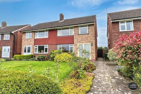 3 bedroom semi-detached house for sale, Hewitt Avenue, Hereford, HR4