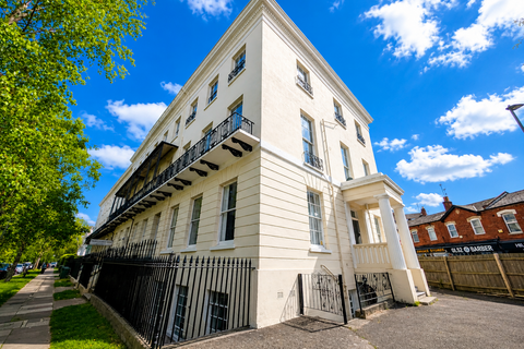 1 bedroom flat to rent, Pittville Lawn, Cheltenham