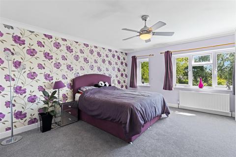3 bedroom detached house for sale, South Road, Hailsham
