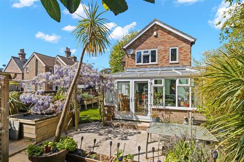 3 bedroom detached house for sale, South Road, Hailsham