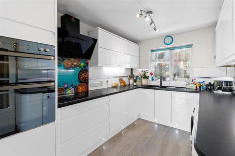 3 bedroom detached house for sale, South Road, Hailsham