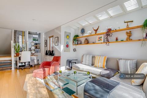 3 bedroom maisonette to rent, Hanley Road, London, Finsbury Park, N4