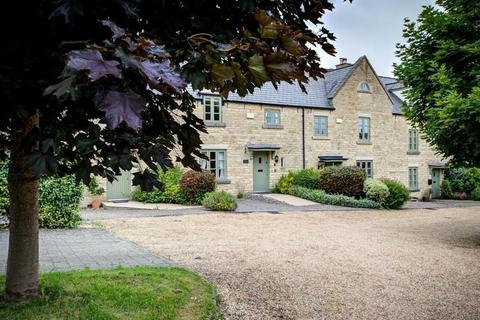 3 bedroom terraced house for sale, Landgate Yard, Stow on the Wold, Cheltenham, Gloucestershire, GL54