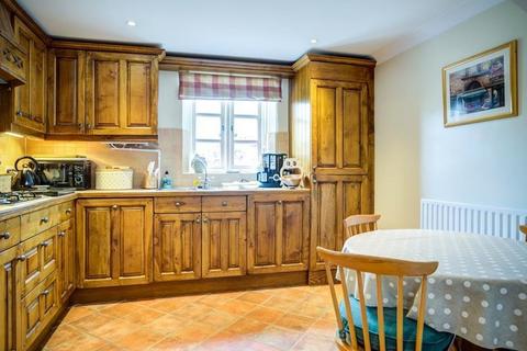 3 bedroom terraced house for sale, Landgate Yard, Stow on the Wold, Cheltenham, Gloucestershire, GL54
