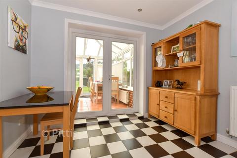 4 bedroom chalet for sale, Cliff Bridge, Shanklin PO37