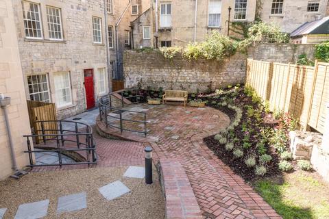 Studio for sale, Long Acre, Bath BA1