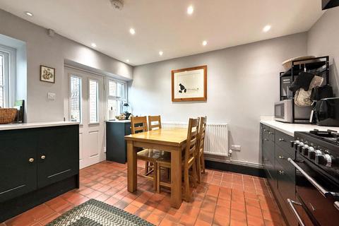 4 bedroom semi-detached house for sale, Severn Bank, Castlefields, Shrewsbury