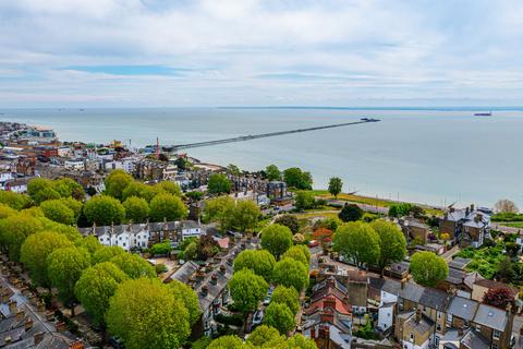2 bedroom flat for sale, Runwell Terrace, Southend-on-sea SS1