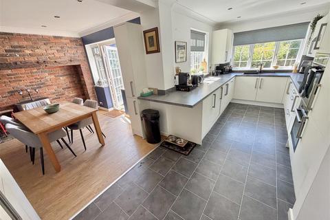 5 bedroom semi-detached house for sale, Kenmore Road, Sale