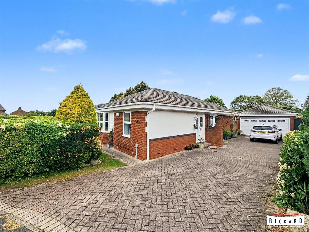 Merley Gate, Morpeth 3 bed detached bungalow for sale - £375,000