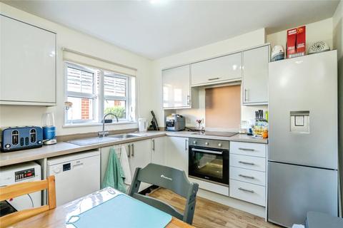 2 bedroom flat for sale, Bewick Gardens, Chichester, West Sussex, PO19