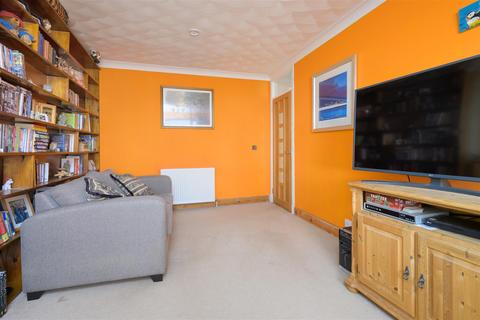 3 bedroom detached house for sale, Castlelaw Crescent, Abernethy, Perth